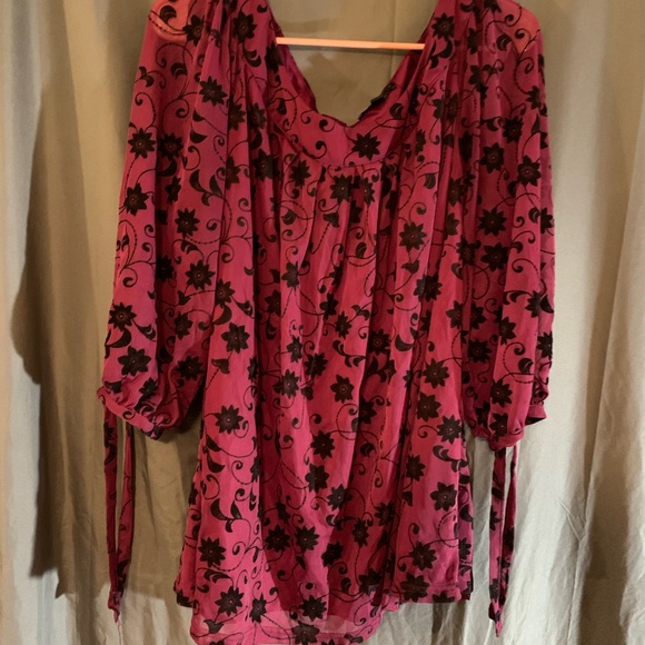 Violet and Black Flower Design Blouse - Picture 1 of 2
